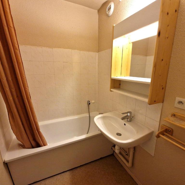 Valfréjus: 2 pièces + cabine, centre station, 4/6 pers - FR-1-265-199 - Appartement (6 Adultes) - 8