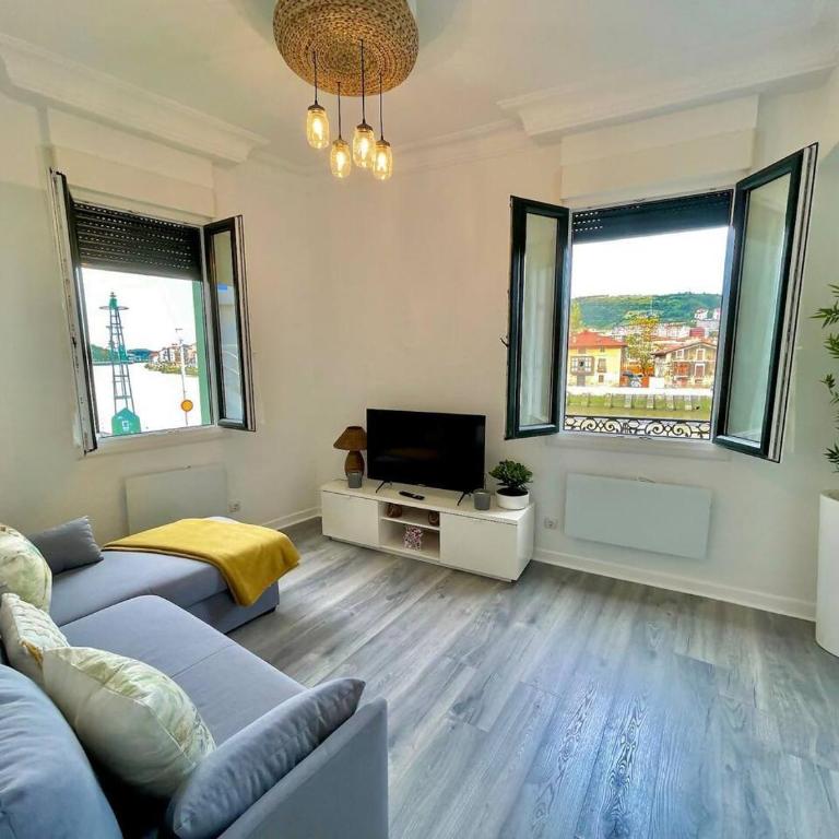 Kai Bilbao - Apartamento junto a la ria - Two-Bedroom Apartment - 1