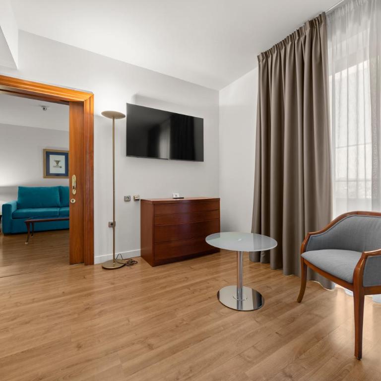 Hotel Zentral Gijón Rey Pelayo - Suite Junior - 4
