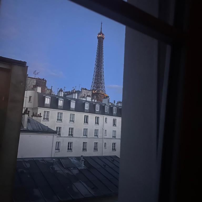 Eiffel Tower View Haussmanian Charm 2min walk from the Eiffel Tower gardens - Appartement - Vue sur Ville - 13