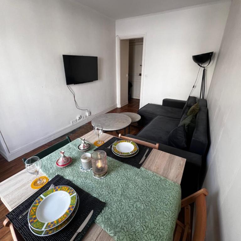 Eiffel Tower View Haussmanian Charm 2min walk from the Eiffel Tower gardens - Appartement - Vue sur Ville - 6