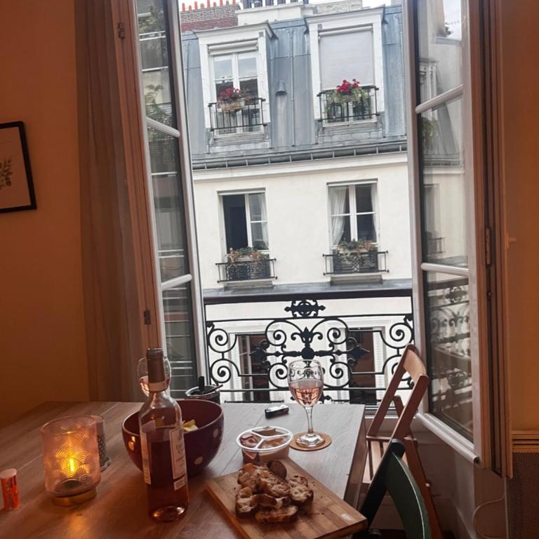 Eiffel Tower View Haussmanian Charm 2min walk from the Eiffel Tower gardens - Appartement - Vue sur Ville - 9