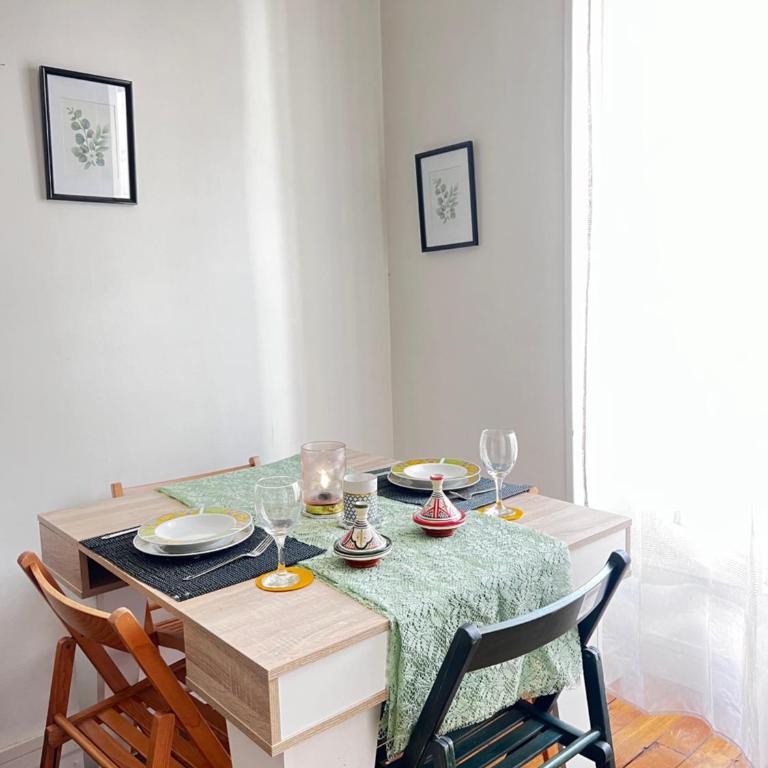 Eiffel Tower View Haussmanian Charm 2min walk from the Eiffel Tower gardens - Appartement - Vue sur Ville - 7