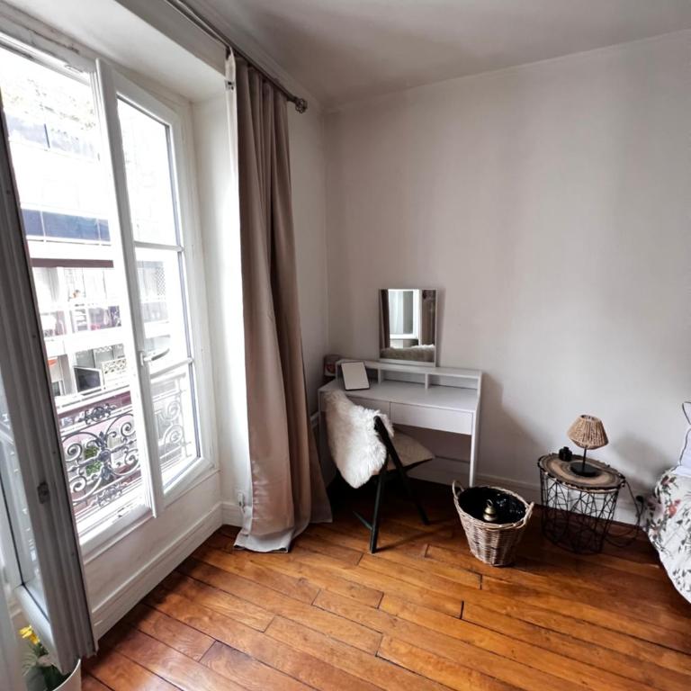 Eiffel Tower View Haussmanian Charm 2min walk from the Eiffel Tower gardens - Appartement - Vue sur Ville - 27