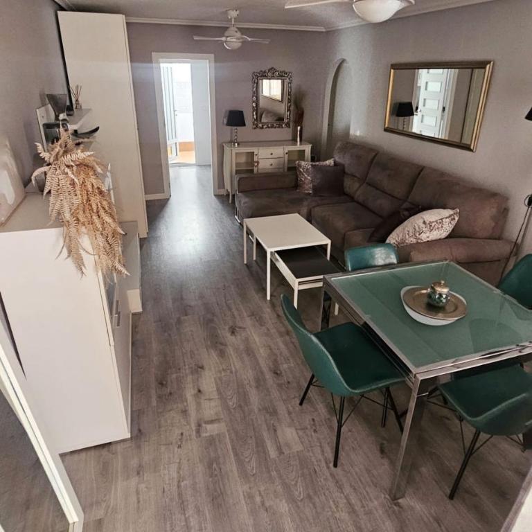 5 min walk to the beach Spacious terrace - Apartment mit 2 Schlafzimmern - 4