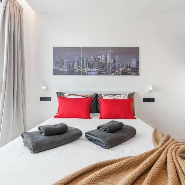 La Vega de Ciudad Jardín Suites - Habitación con cama extragrande. - 1