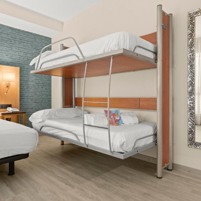 Hotel Zentral Gijón Rey Pelayo - Habitación Familiar - 10