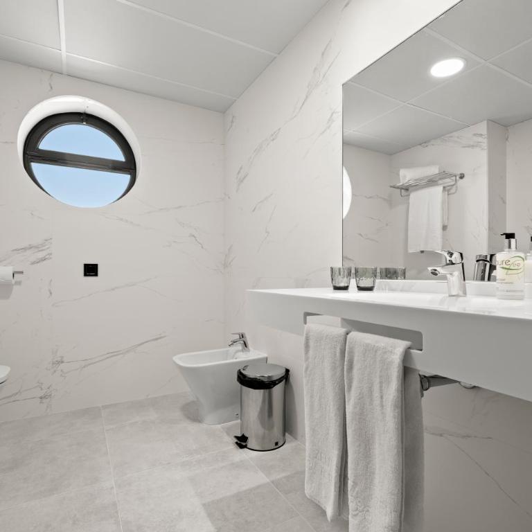 Hotel Zentral Gijón Rey Pelayo - Habitación Familiar - 7