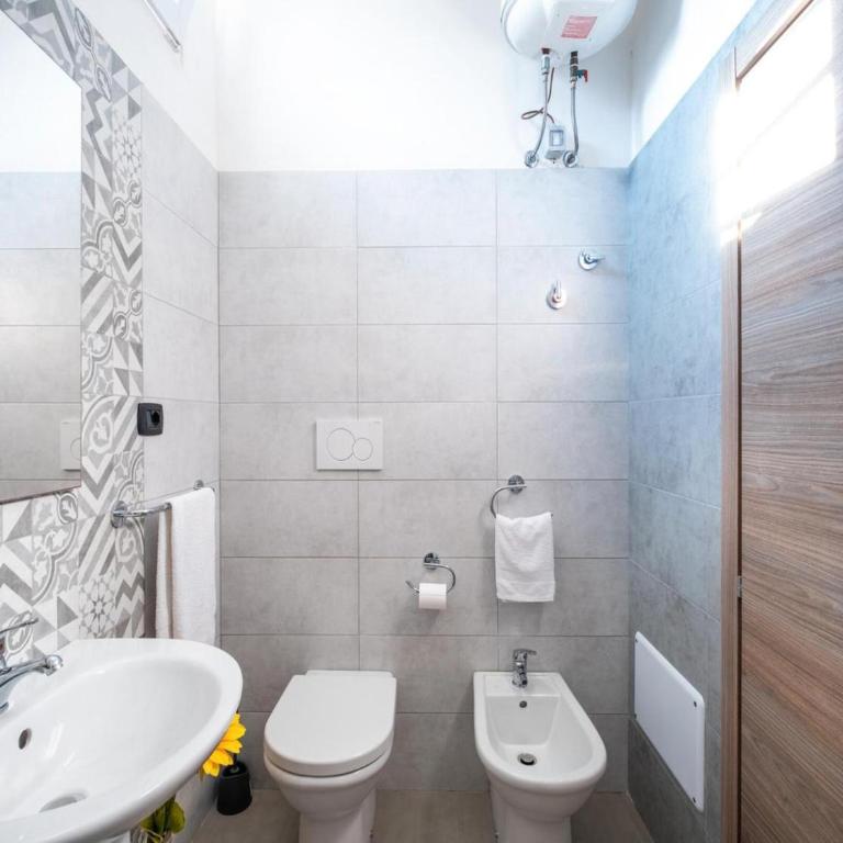 Villa Acqua Azzurra with Private Parking and Air Conditioning - Casa Vacanze - 16