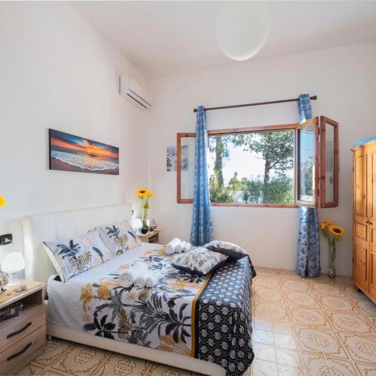 Sunrise Apartment in Villa With Private Parking and Air Conditioning - Vacation Home - 2