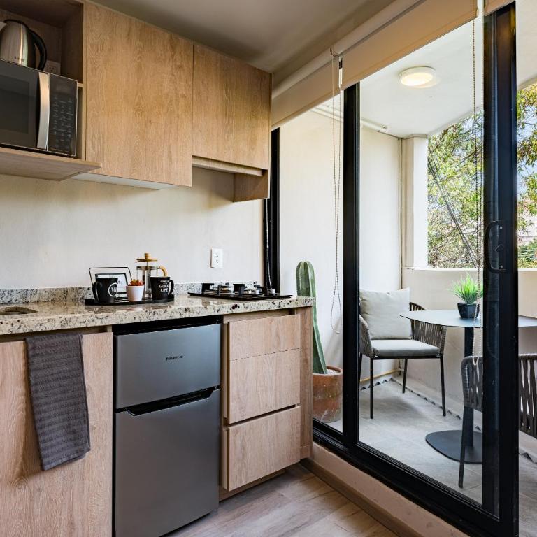Tiny desk by VH - One-bedroom Loft Apartment - 15