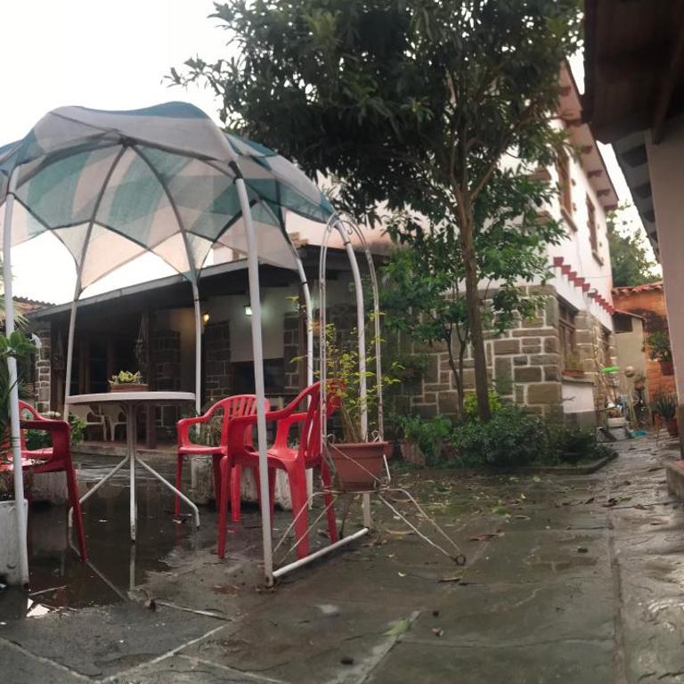 Hermosa Casa Familiar - Four-Bedroom House - 6