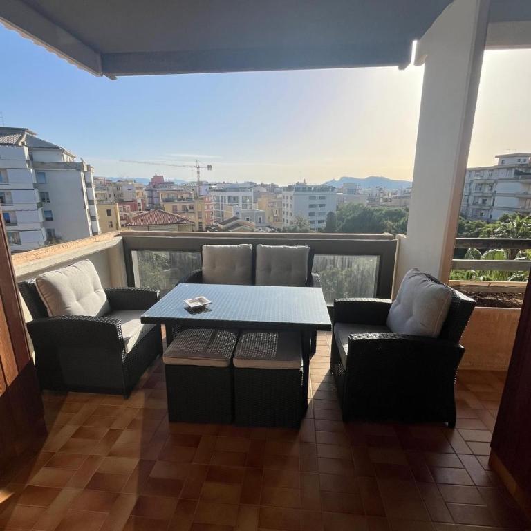 Centralissimo zona residenziale - Appartamento con 2 Camere da Letto - 1
