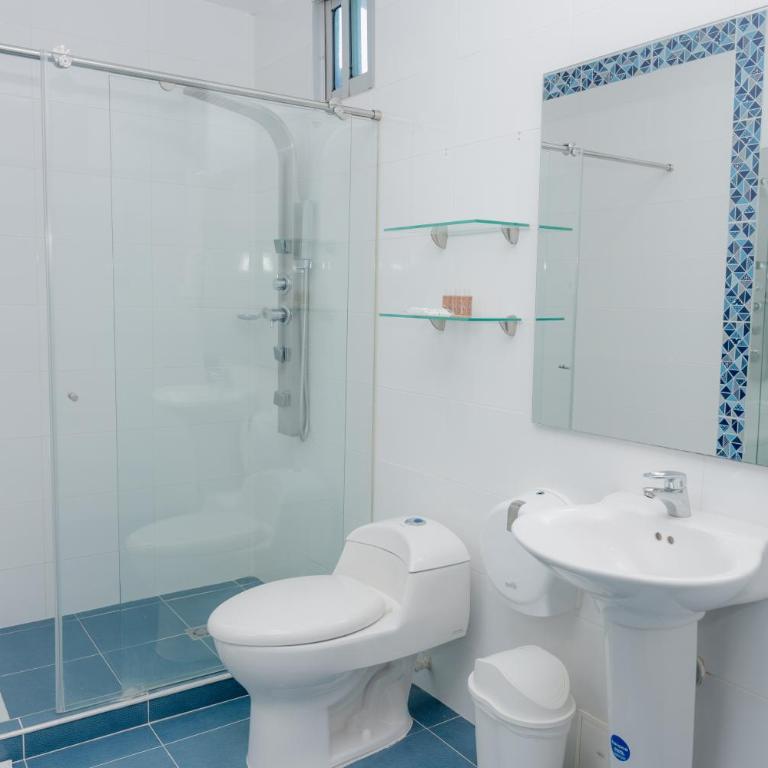 Hotel Aguamarina - Habitación Triple con balcón - 5