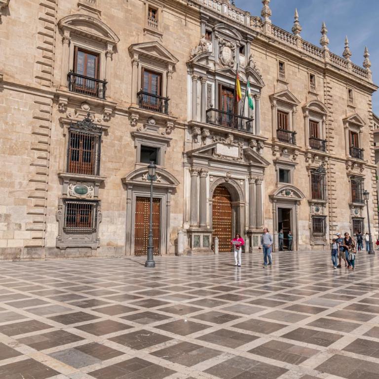 Alhambra Centro Apartamento - Three-Bedroom Apartment - 45