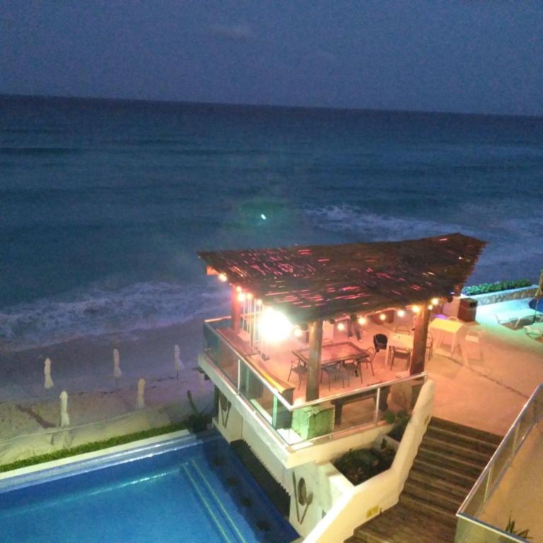Beachfront club zone 1 bedroom condo - One-Bedroom Apartment with Balcony and Sea View - 31