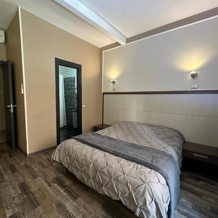 Candia Rooms - Camera Tripla - 7