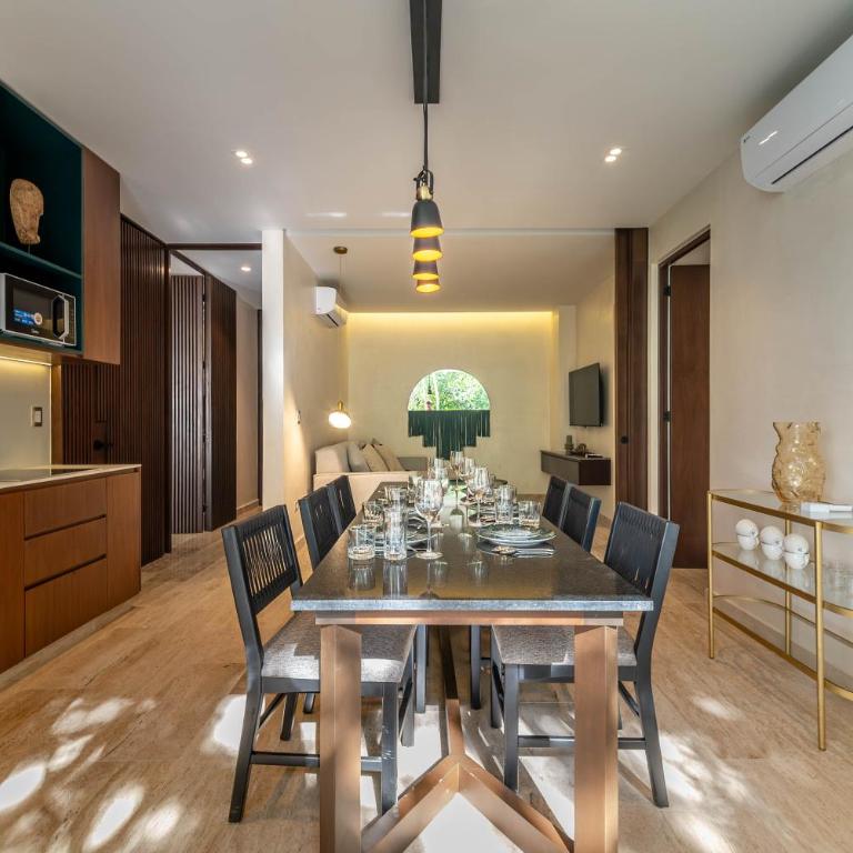 Lux 2BR with Rooftop Pool, Spa, Gym, Kids Playroom #229 - Apartment - 17