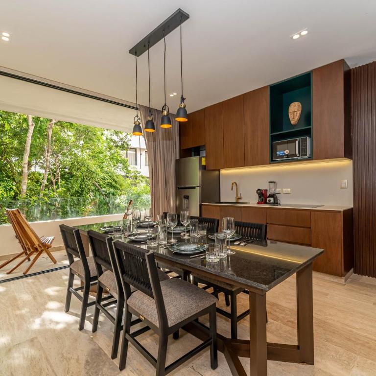 Lux 2BR with Rooftop Pool, Spa, Gym, Kids Playroom #229 - Apartment - 4