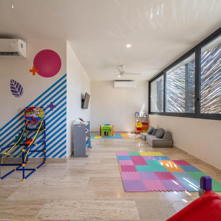 Lux 2BR with Rooftop Pool, Spa, Gym, Kids Playroom #229 - Apartment - 33