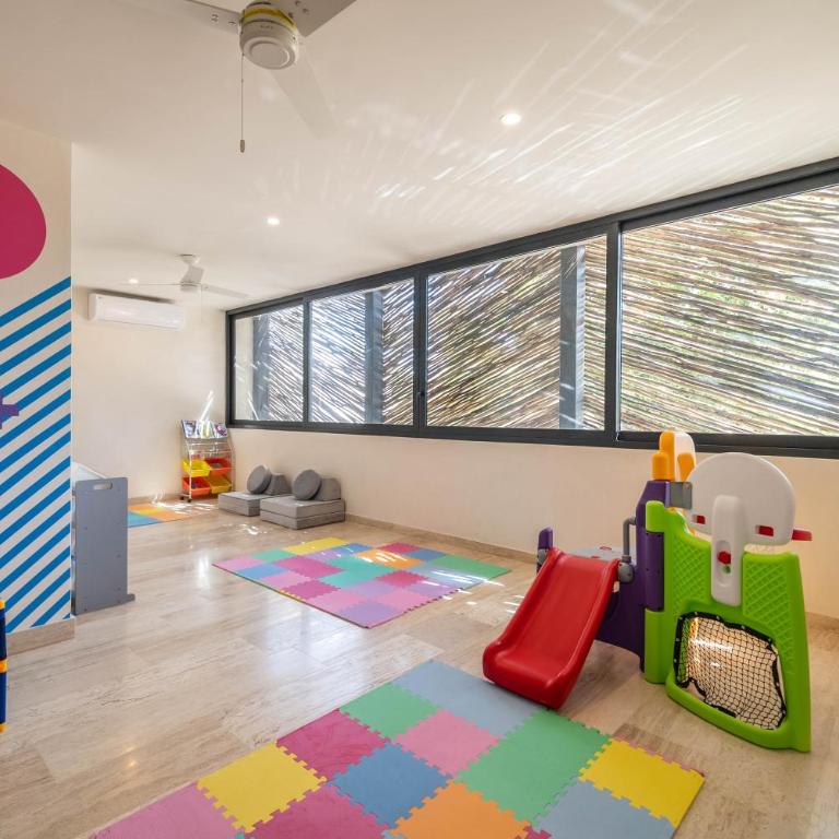 Lux 2BR with Rooftop Pool, Spa, Gym, Kids Playroom #229 - Apartment - 38