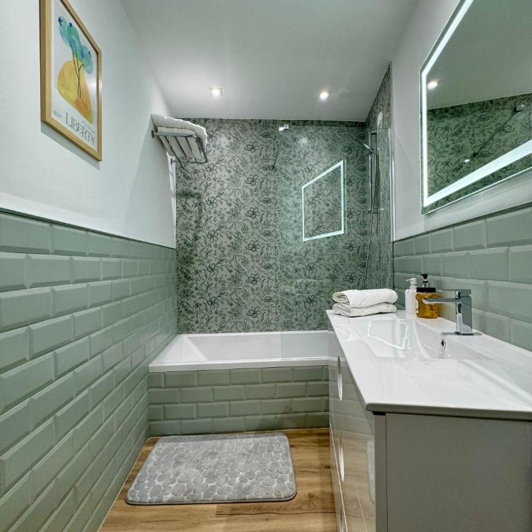 Apartamento Céntrico con Parking Privado - Apartamento de 3 dormitorios - 59