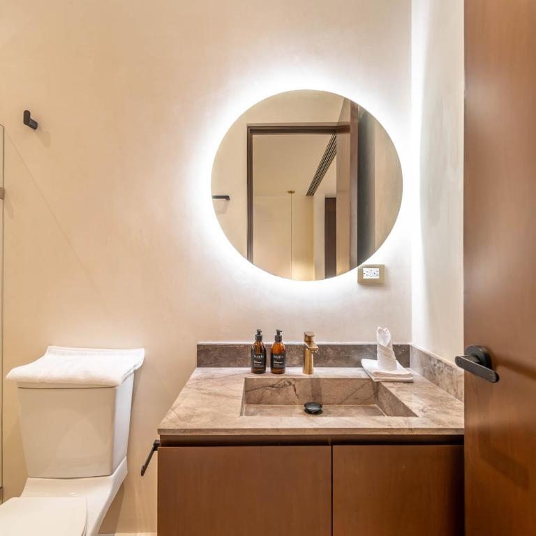 Lux 1BR with Rooftop Pool, Spa, Gym, Kids Playroom - Apartamento - 25