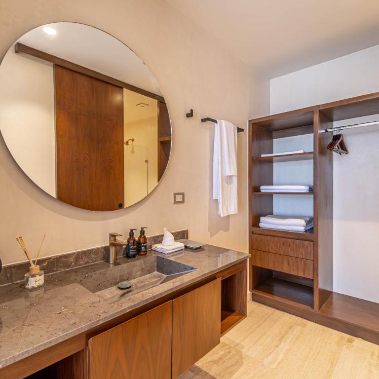 Lux 2BR with Rooftop Pool, Spa, Gym, Kids Playroom - Apartamento - 22