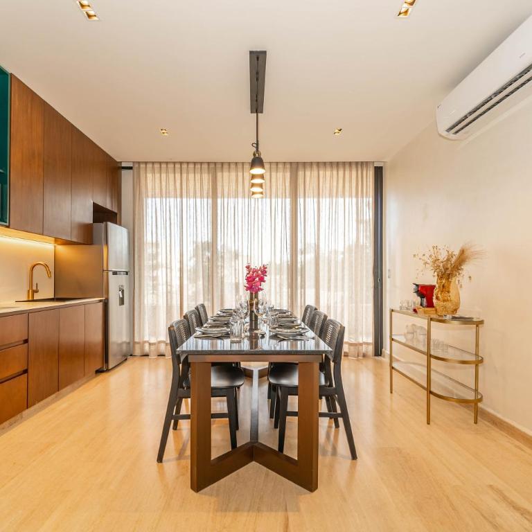 Lux 2BR with Rooftop Pool, Spa, Gym, Kids Playroom - Apartamento - 13