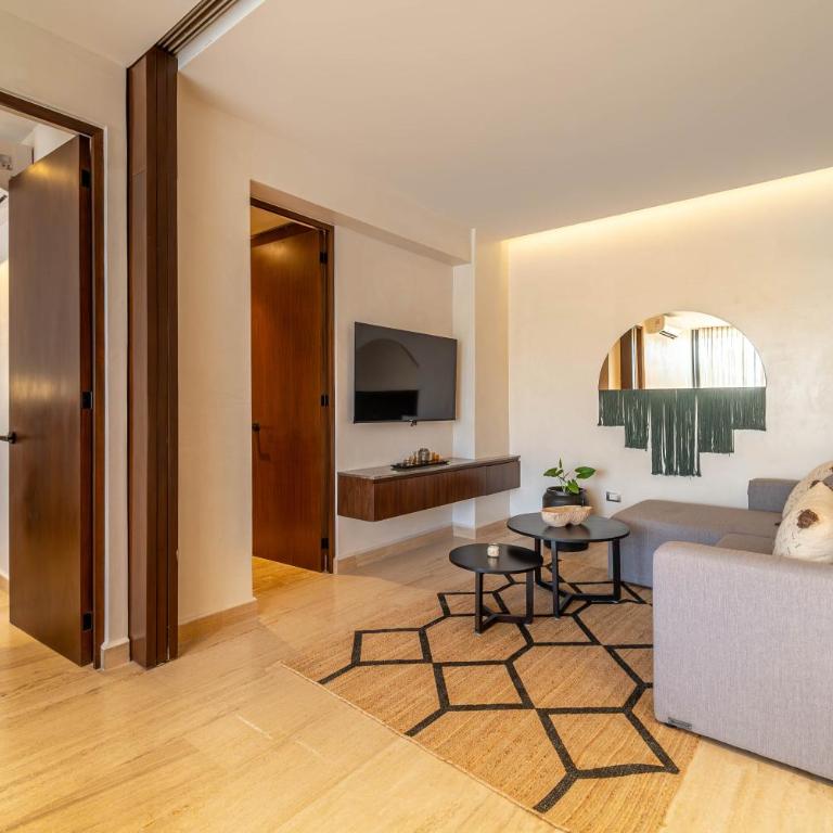 Lux 2BR with Rooftop Pool, Spa, Gym, Kids Playroom - Apartamento - 14