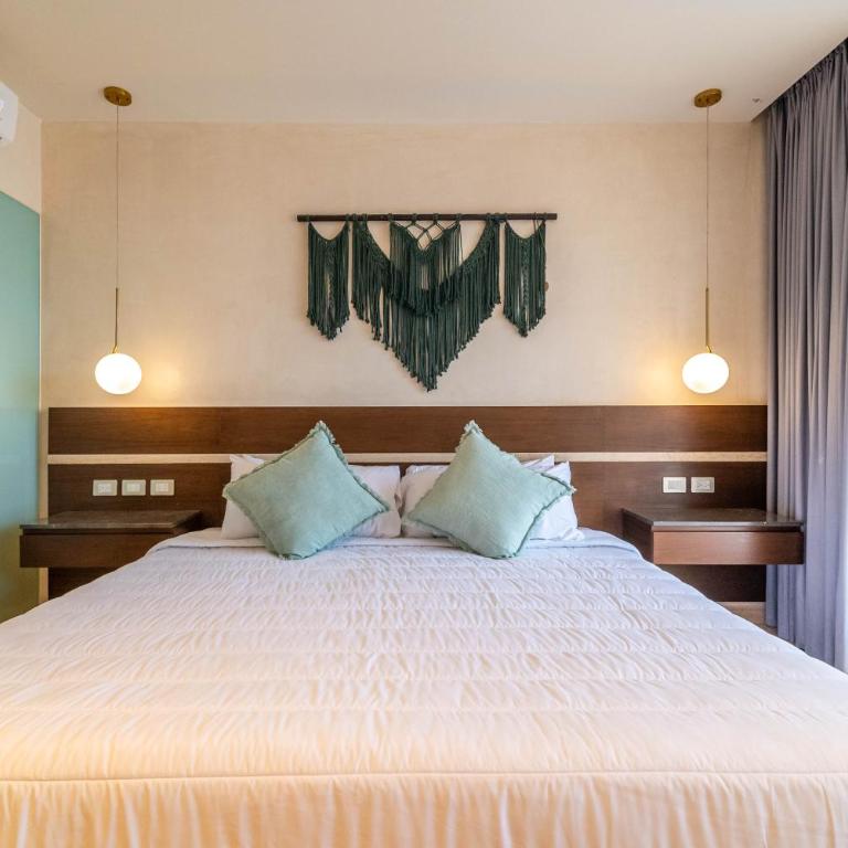 Lux 2BR with Rooftop Pool, Spa, Gym, Kids Playroom - Apartamento - 9