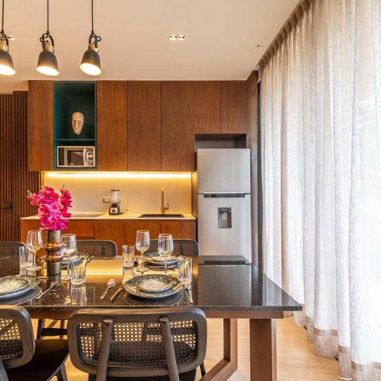 Lux 2BR with Rooftop Pool, Spa, Gym, Kids Playroom - Apartamento - 10