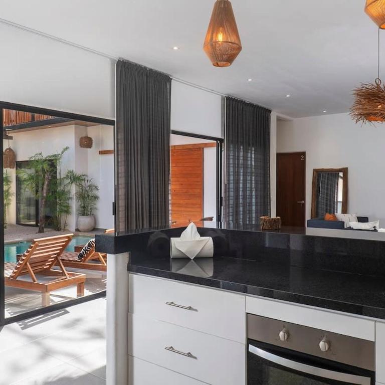 7BR Dream Villa Pool Jacuzzi and Stylish Patio - Villa - 25