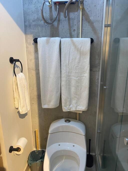 Premier Monterrey Retreat 5 - One-Bedroom Apartment - 7