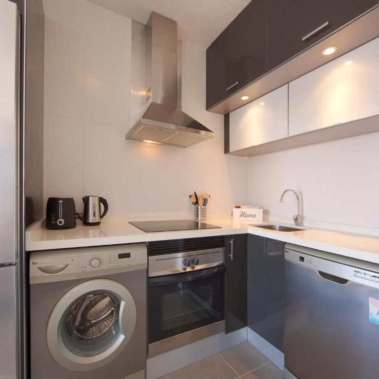 Studio in Marbella steps from sandy beach - Apartment - 15