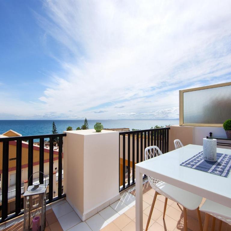 Studio in Marbella steps from sandy beach - Apartment - 20