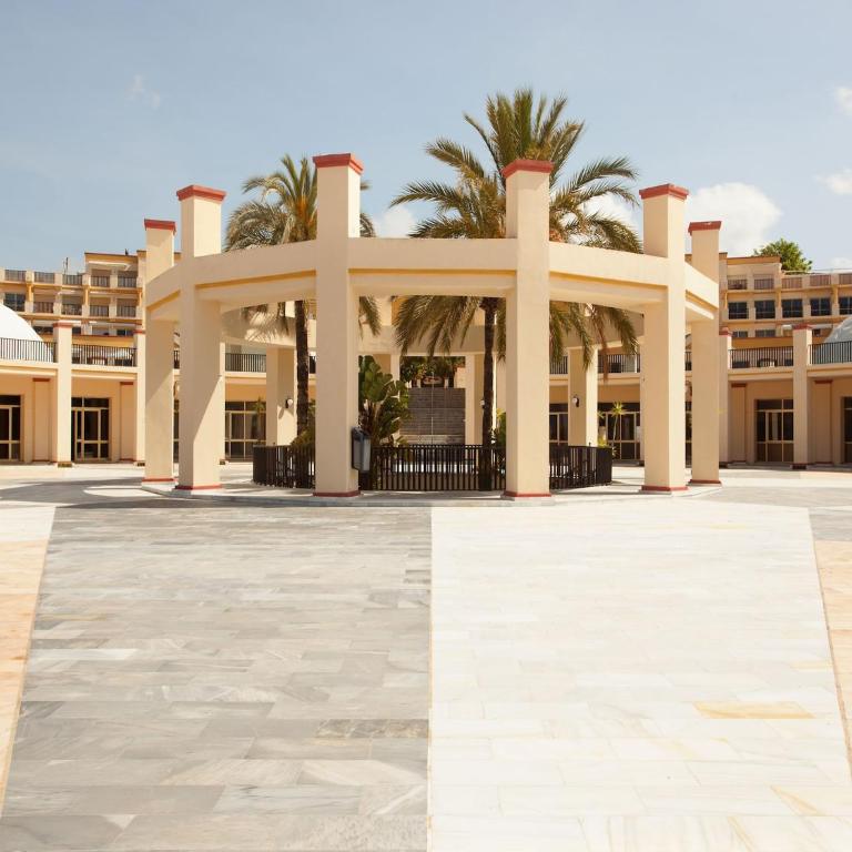 Studio in Marbella steps from sandy beach - Apartment - 6