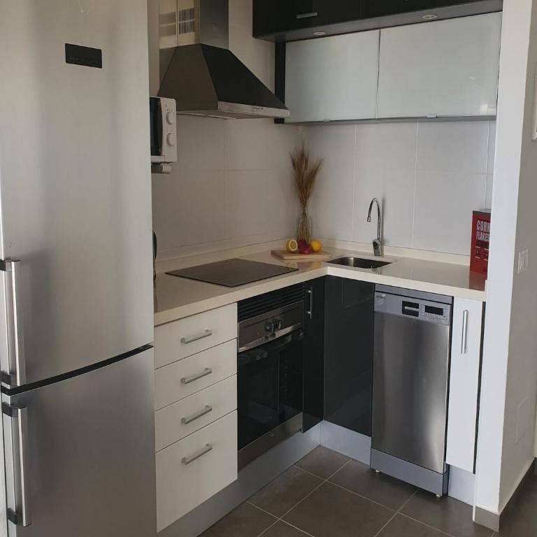 Studio in Marbella steps from sandy beach - Apartment - 13