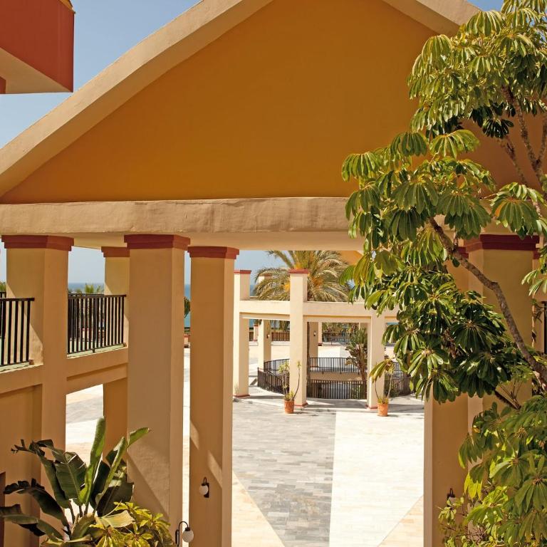Studio in Marbella steps from sandy beach - Apartment - 25