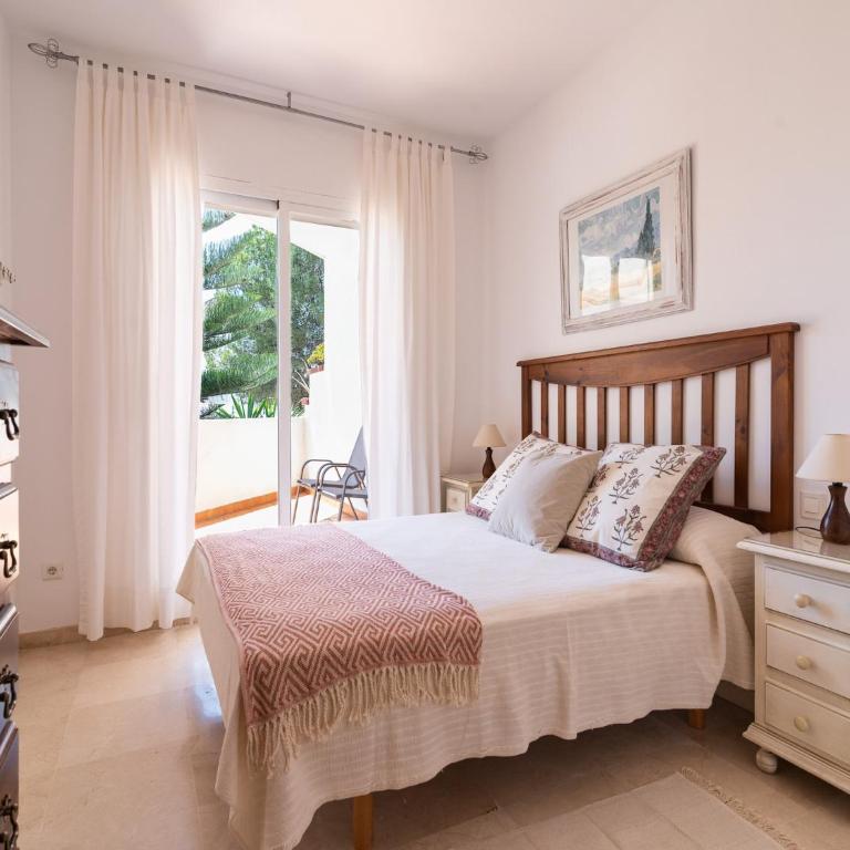 Apartment in Elviria near Marbella Beach - Two-Bedroom Apartment - 4