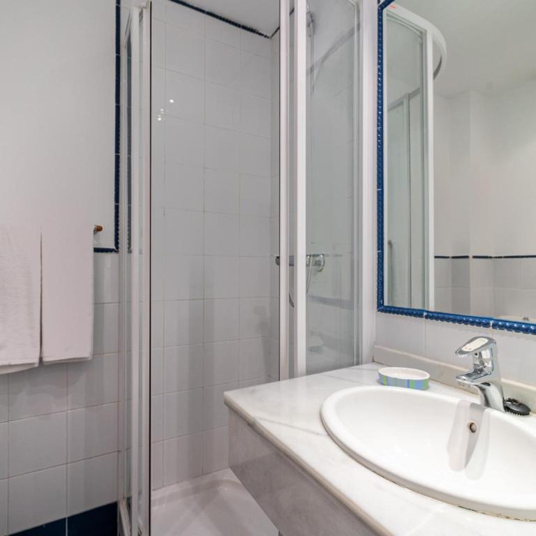 Apartment in Elviria near Marbella Beach - Two-Bedroom Apartment - 17