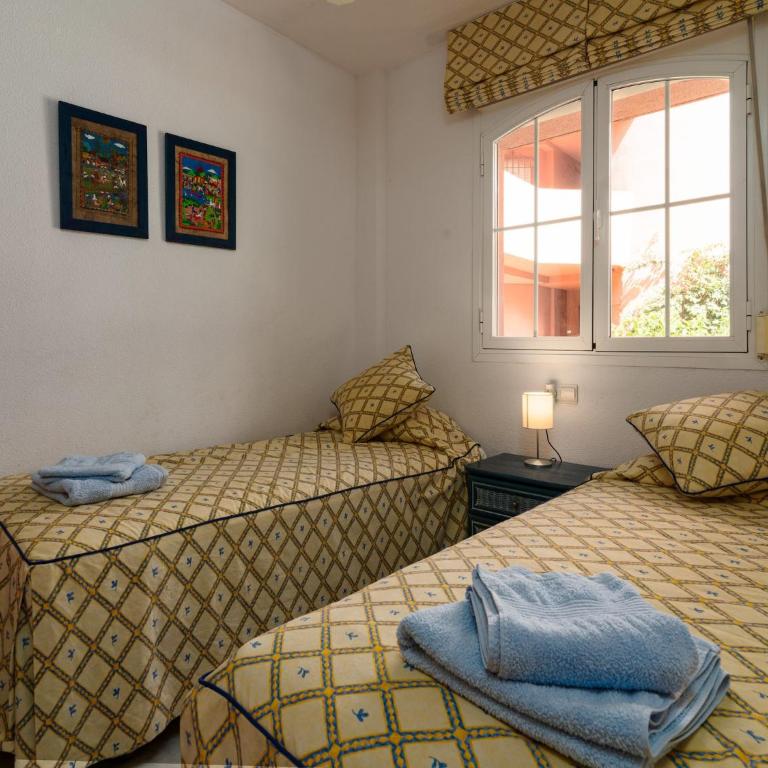 Apartment In Marbella - Three-Bedroom Apartment - 13