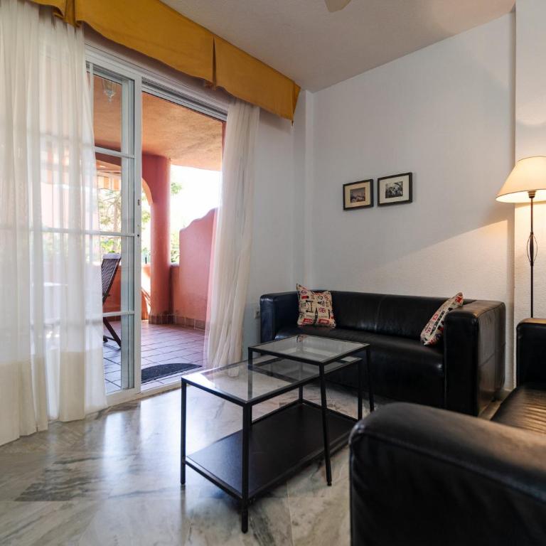 Apartment In Marbella - Three-Bedroom Apartment - 2