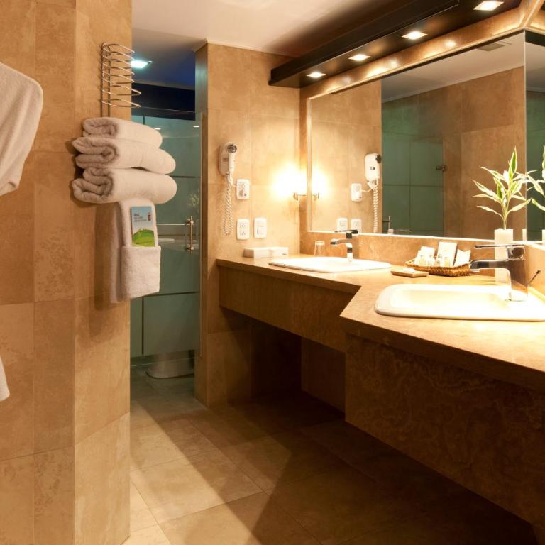 Mercure Alameda Quito - Suite Superior con cama extragrande - 5