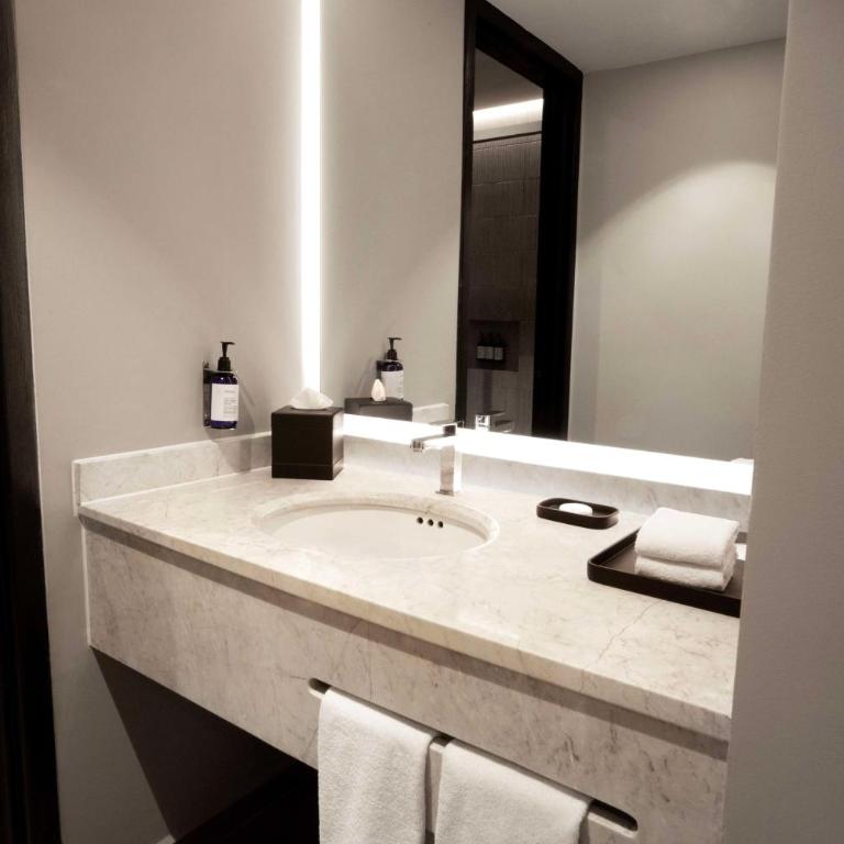 Hilton Mexico City Airport - Double Room with Two Double Beds - 2