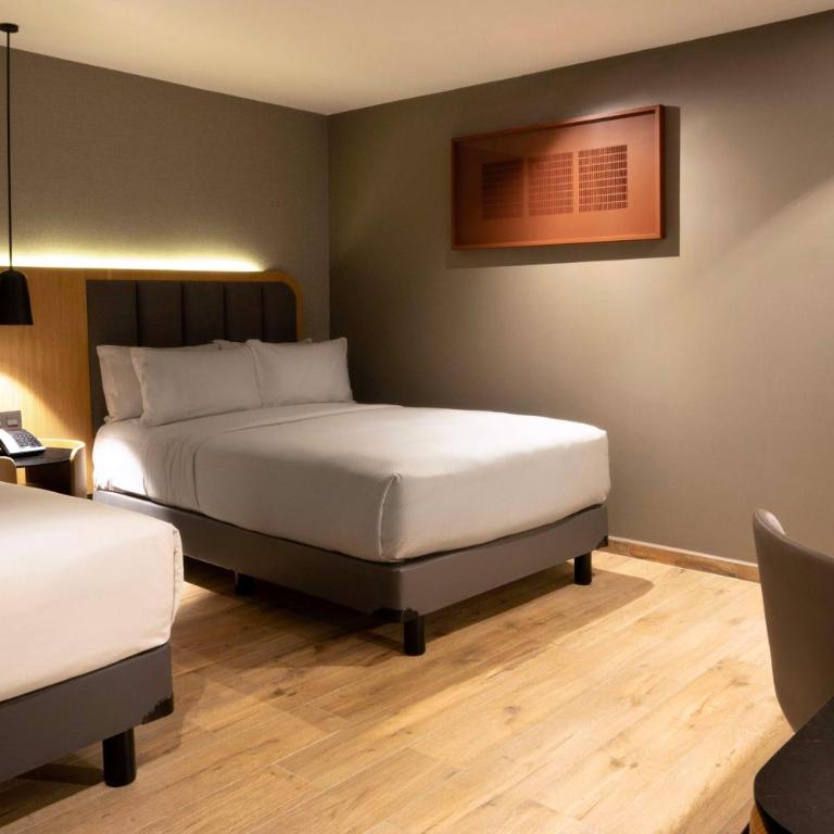 Hilton Mexico City Airport - Deluxe Double Room with Two Double Beds - 2