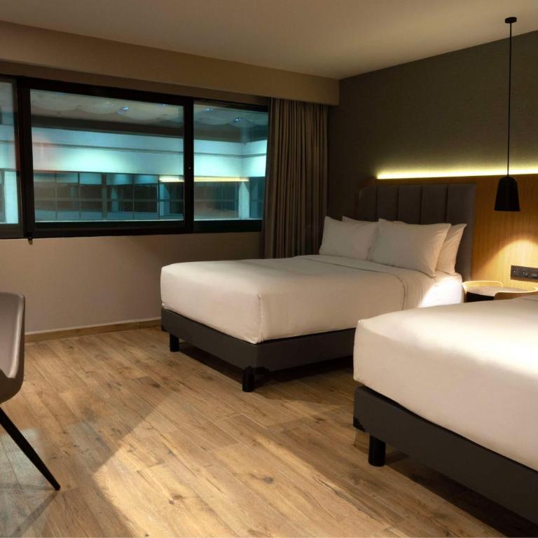 Hilton Mexico City Airport - Deluxe Double Room with Two Double Beds - 4