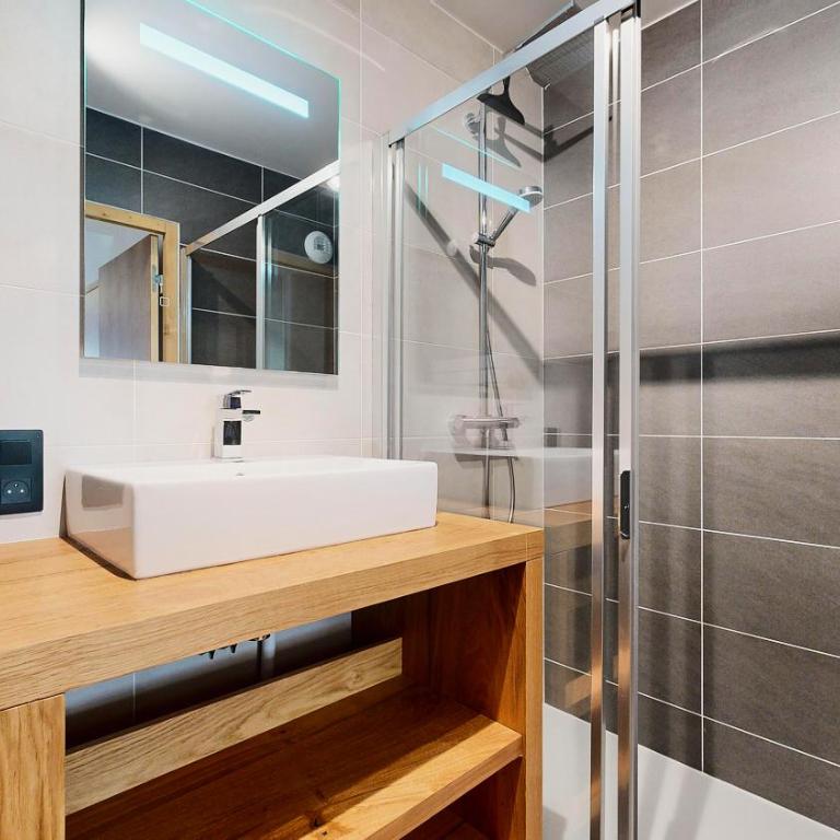 Evasion Alpine - Vue imprenable & Confort Moderne - Appartement - 38