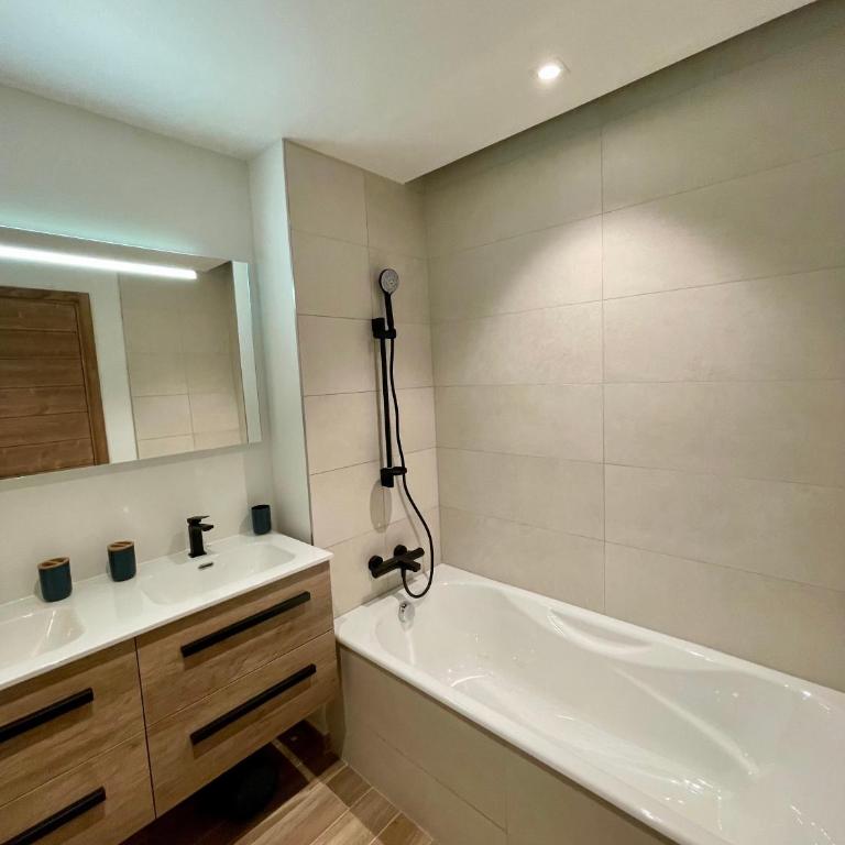 Les Balcons de l'Aigle Les Chalets Meribel, 100m from ski lift Les Chalets - Appartement - 19