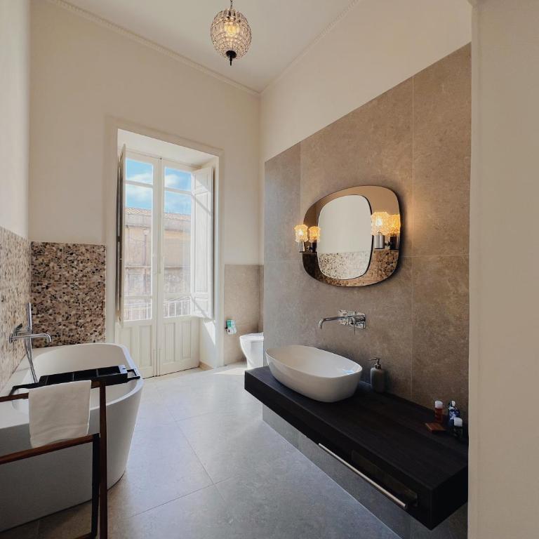 Iconic Ortigia Residence - CarAccess PrimeLocation DiningGuide - Appartamento con 3 Camere da Letto - 4